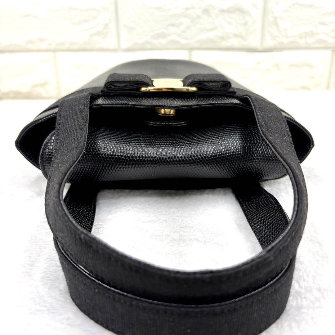 【美品】Ferragamo　フェラガモ　ヴァラリボン　ハンドバッグ　リザード