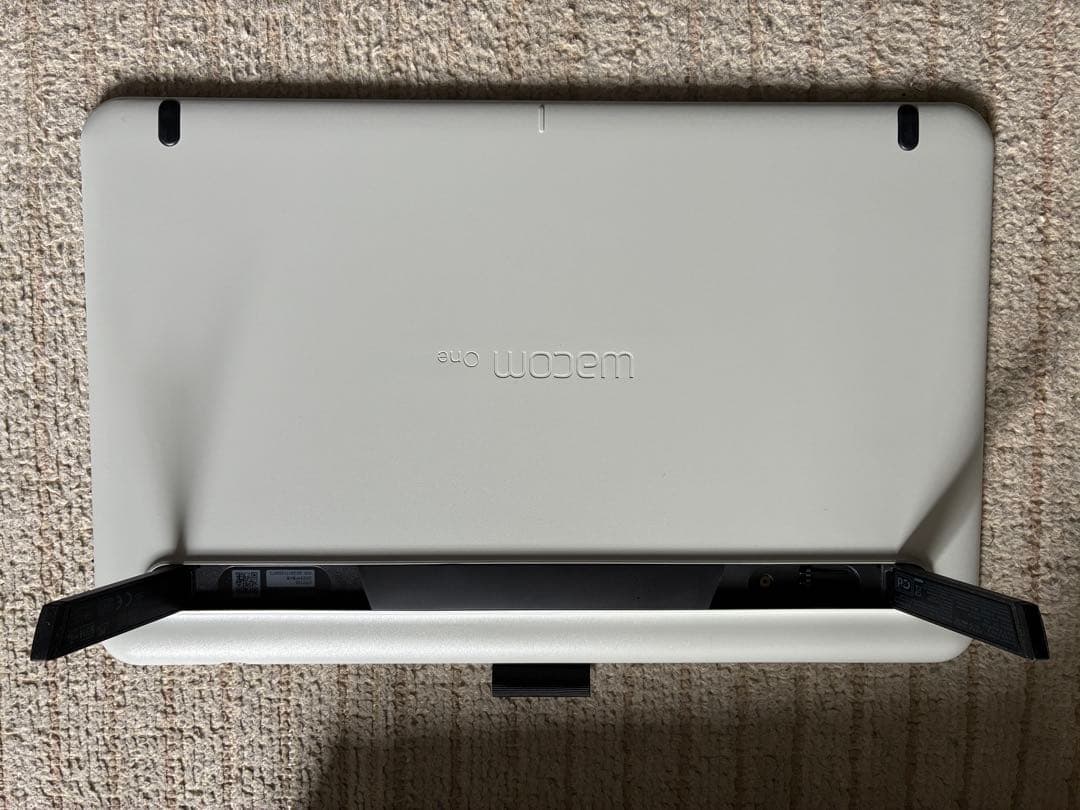 Wacom(ワコム) 13.3インチ 液タブOne 液晶ペンタブレット 13