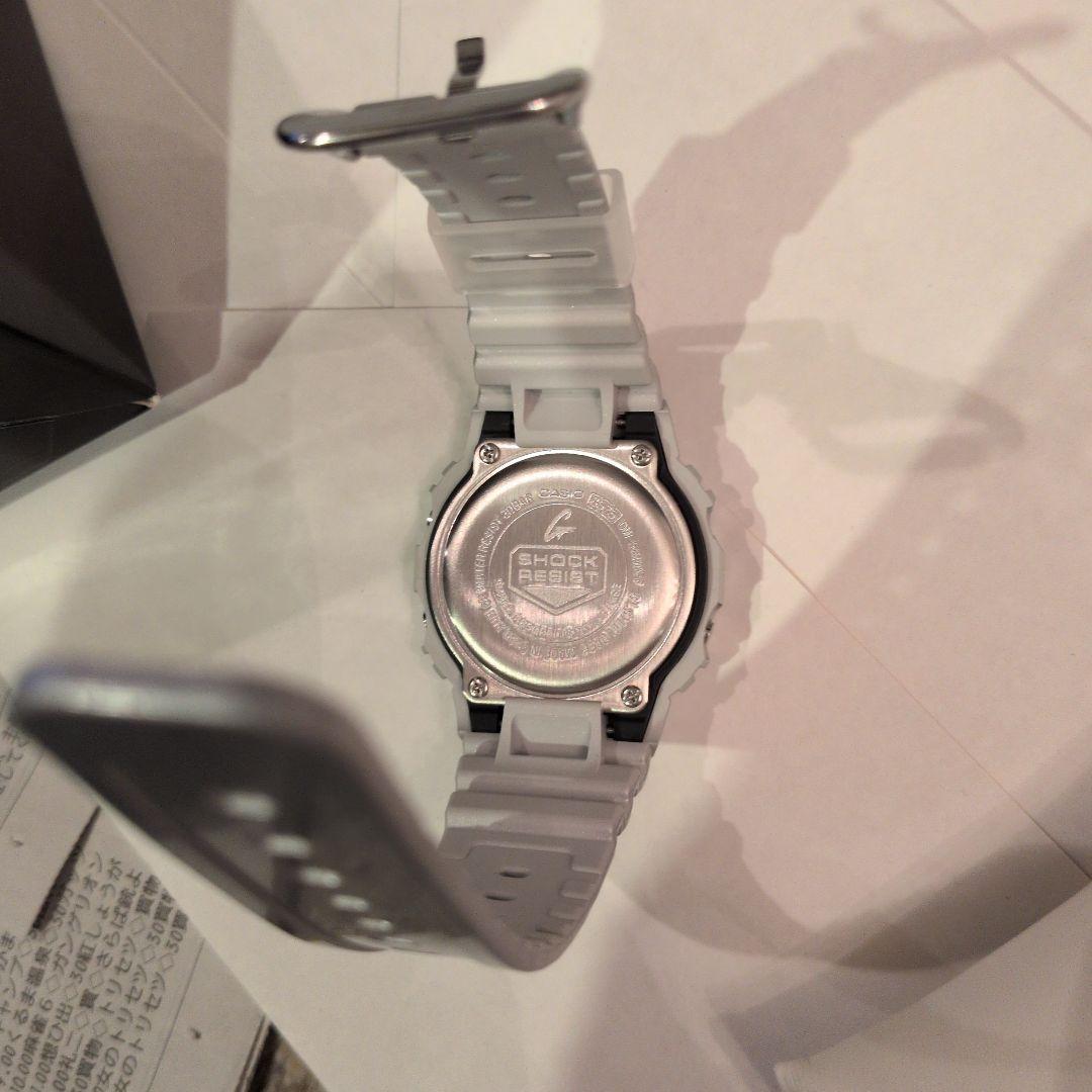 3個　①G-SHOCK DW-5600FF シルバーの出品 中箱、外箱、保証書