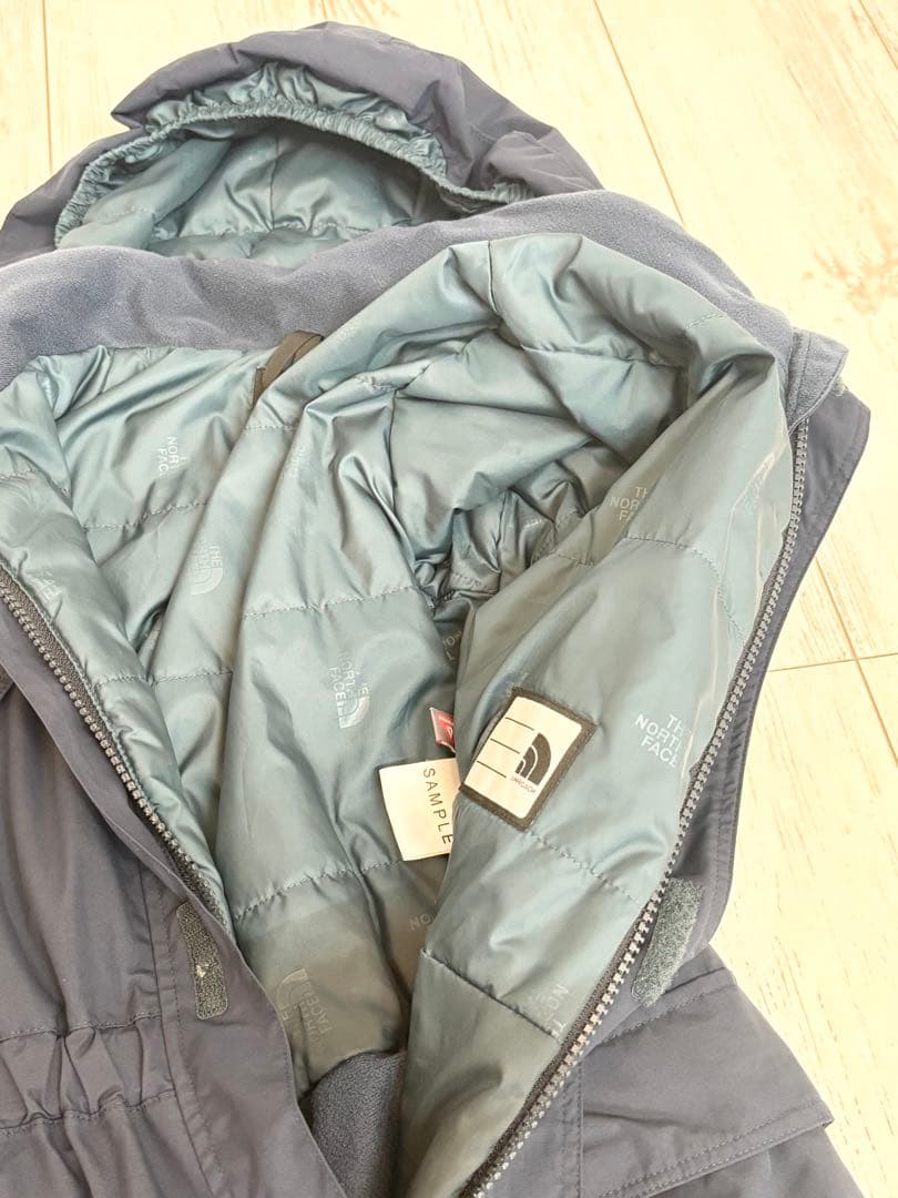 【ハイシーズン前にちょっとお値下げ】110大人気ノースフェイス子供スキーウェア紺