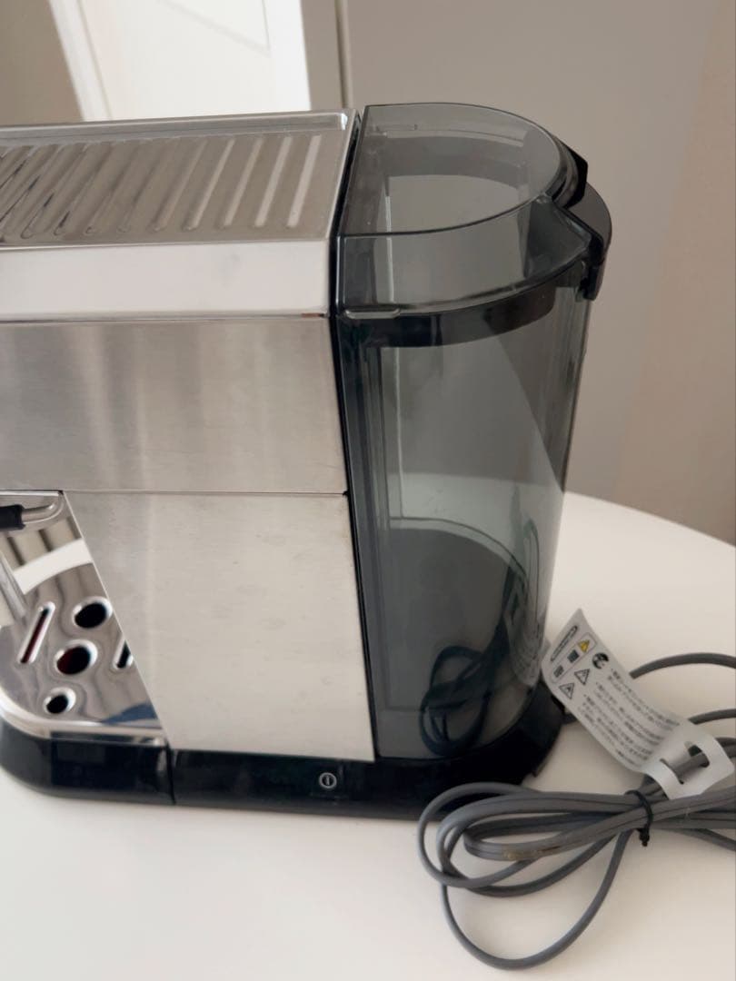 デロンギ デディカ エスプレッソ・カプチーノメーカー EC680M