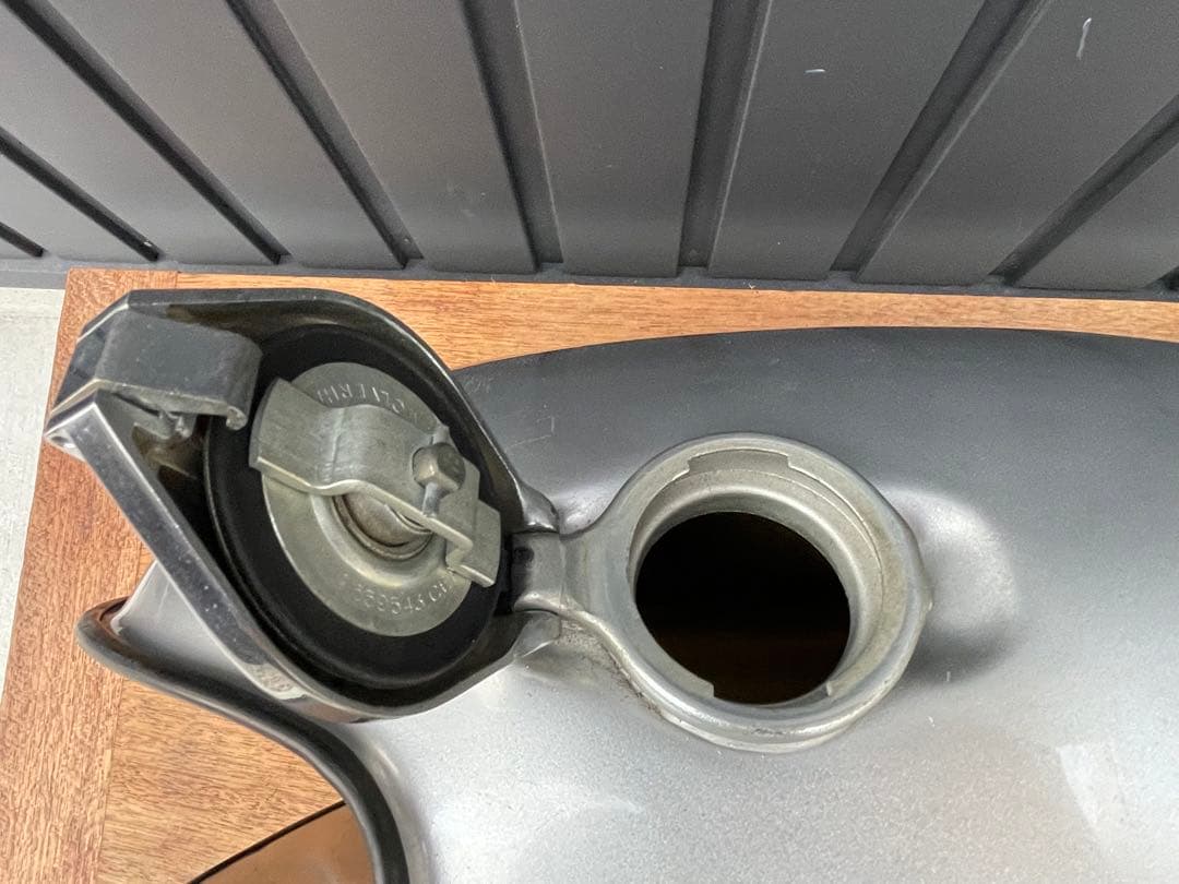 SR400 FRPタンク 汎用品 当時物？ デカタンク カフェ SR500 レア