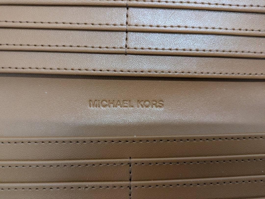 【新品未使用】マイケルコース CARSON　ロゴ デボス 長財布