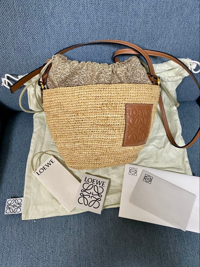 LOEWEロエベ　ポシェットバッグ　ショルダー斜めがけカゴバッグ　ラフィア