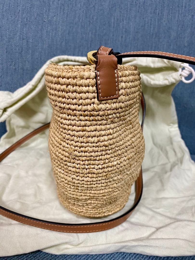 LOEWEロエベ　ポシェットバッグ　ショルダー斜めがけカゴバッグ　ラフィア