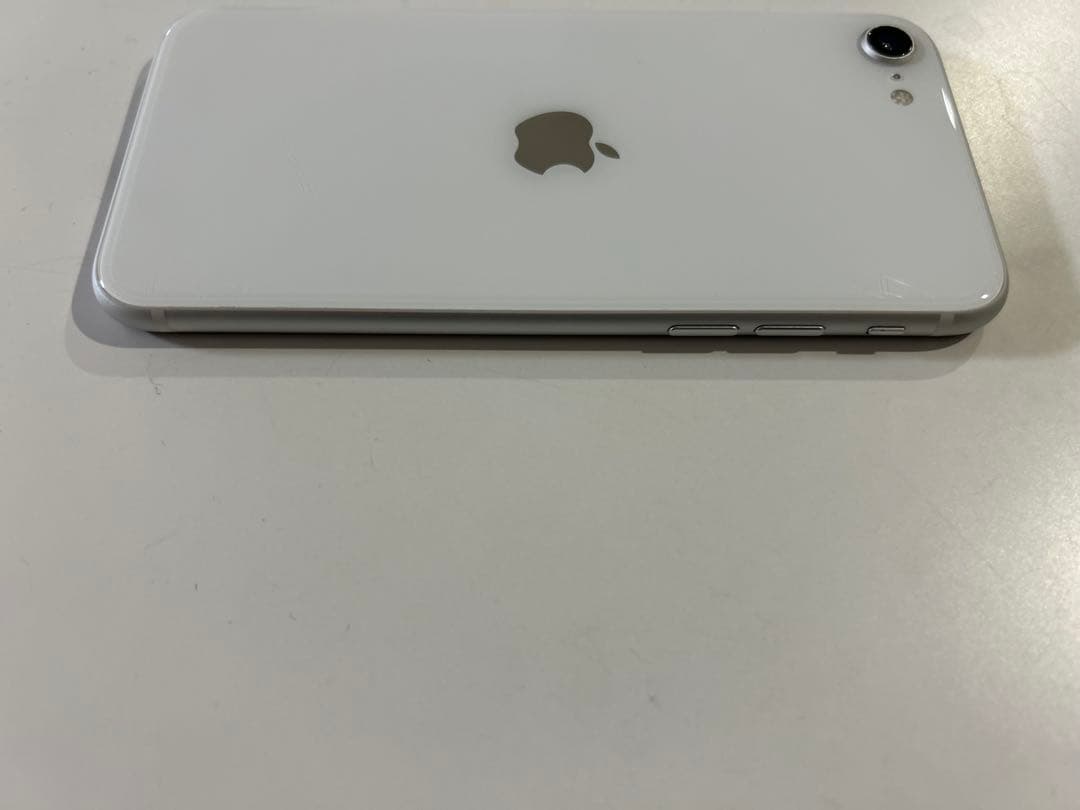 【美品‼️】iPhone SE 第2世代　64GB ホワイト