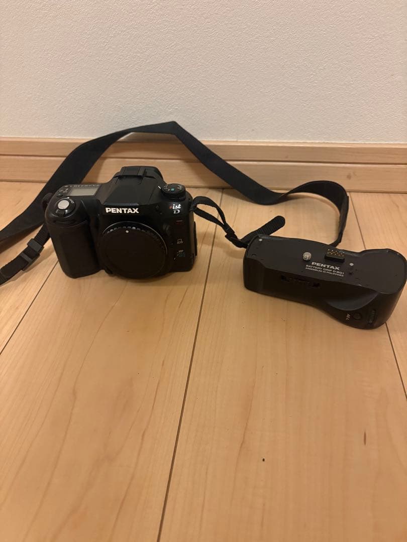 Pentax 初代 ＊istD + バッテリーグリップ D-BG1