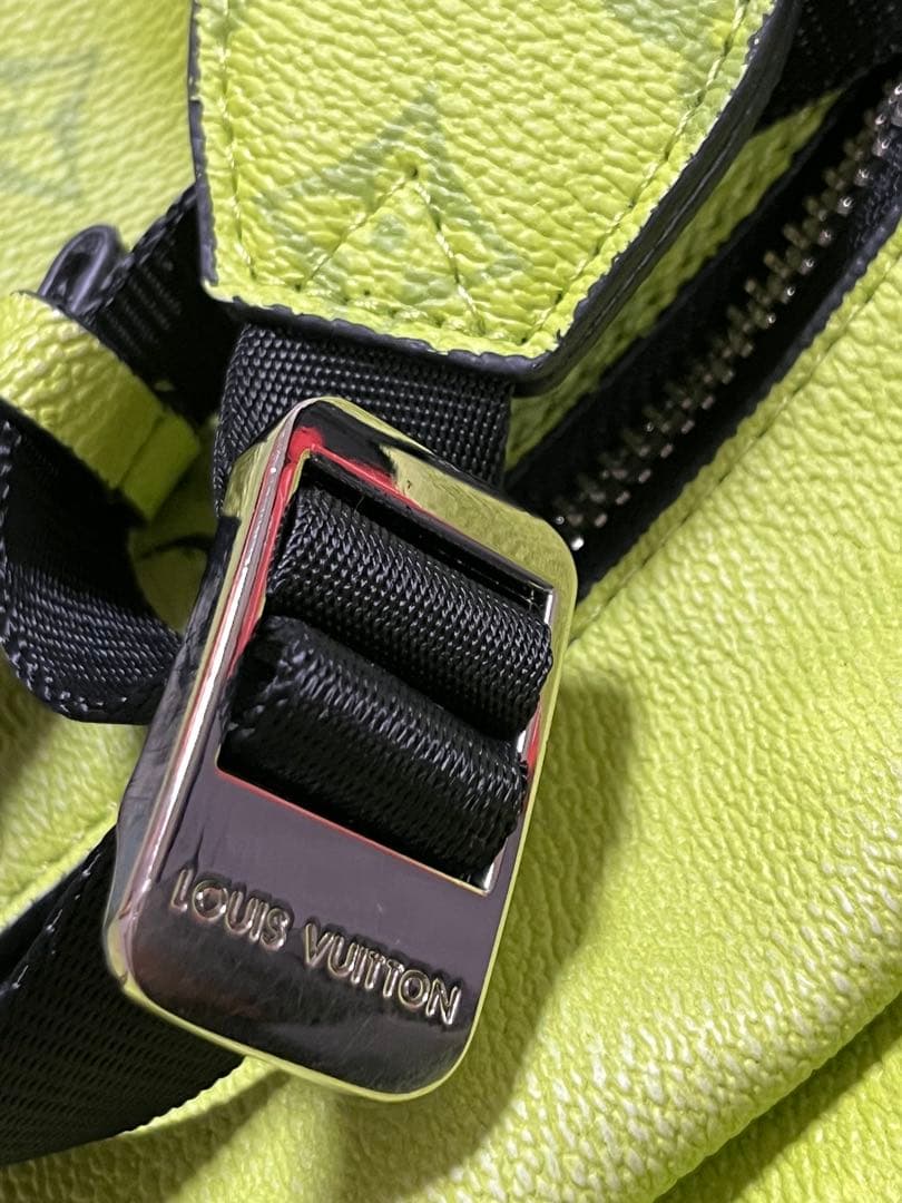 LOUIS VUITTON ルイ ヴィトン　バムバッグ アウトドア　グリーン