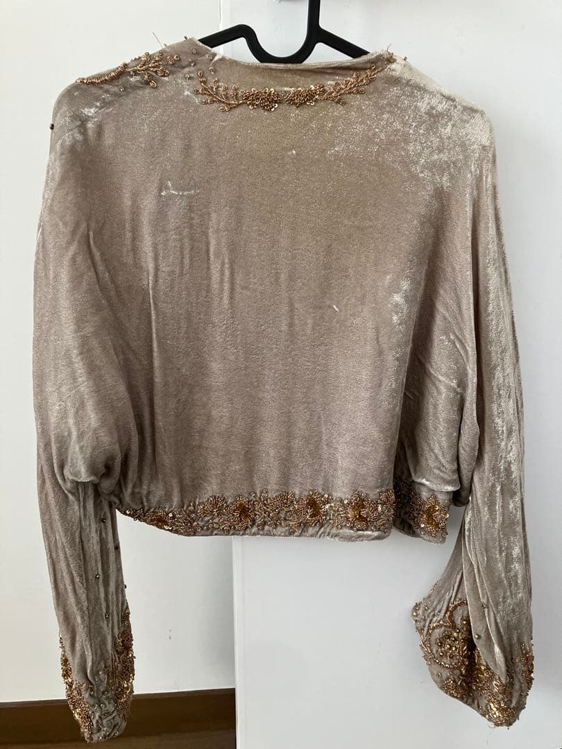 TOWAVASE シルバー ビーズ刺繍 カーディガン