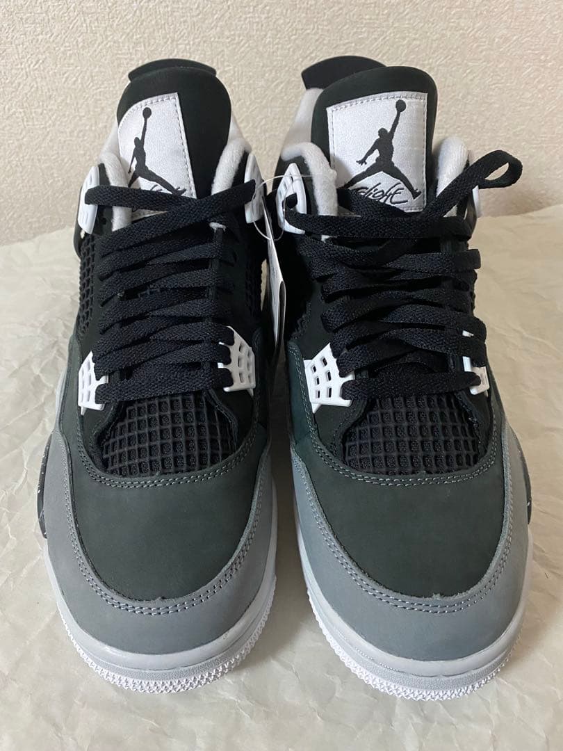 新品 AIR JORDAN 4 RETRO BLACK/WHITE ハイカット