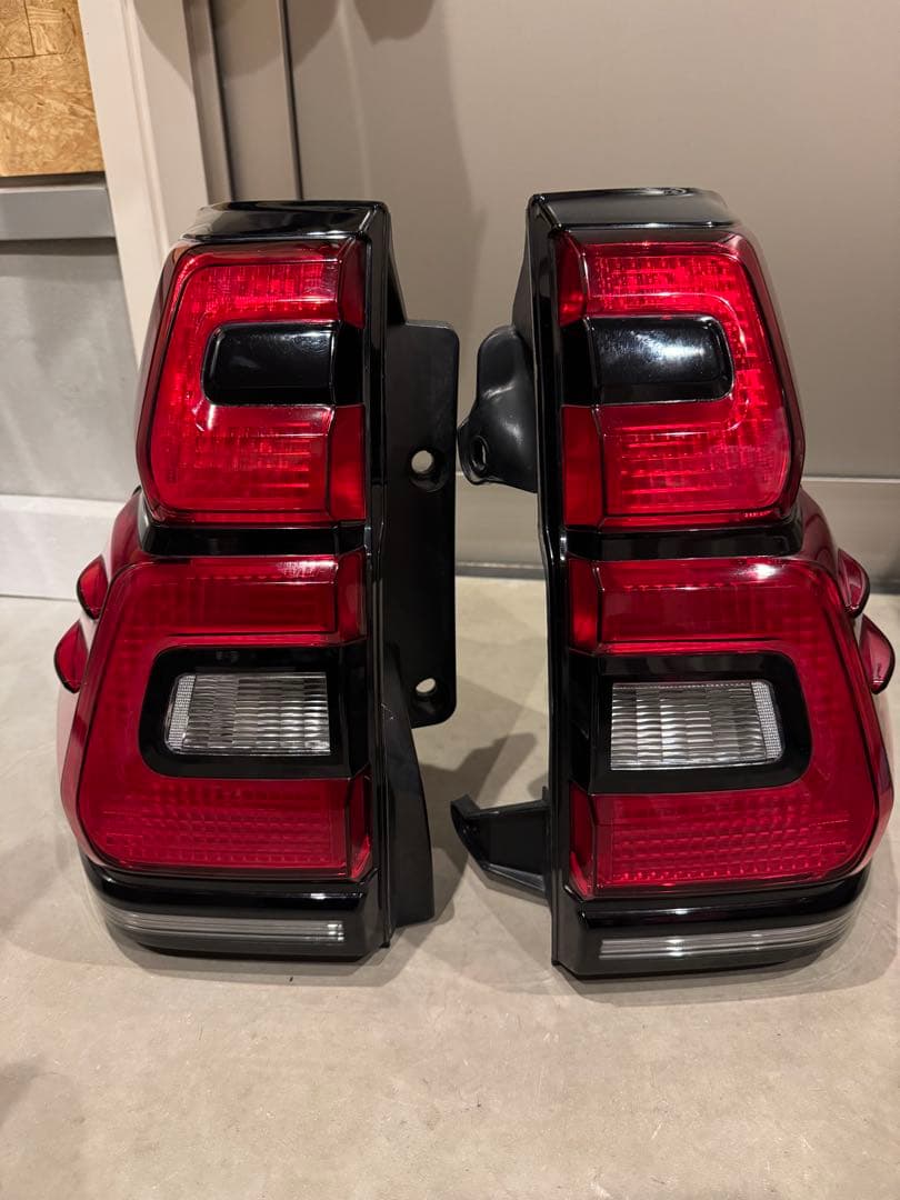 トヨタ★ランドクルーザープラド150★VLANDテールランプ