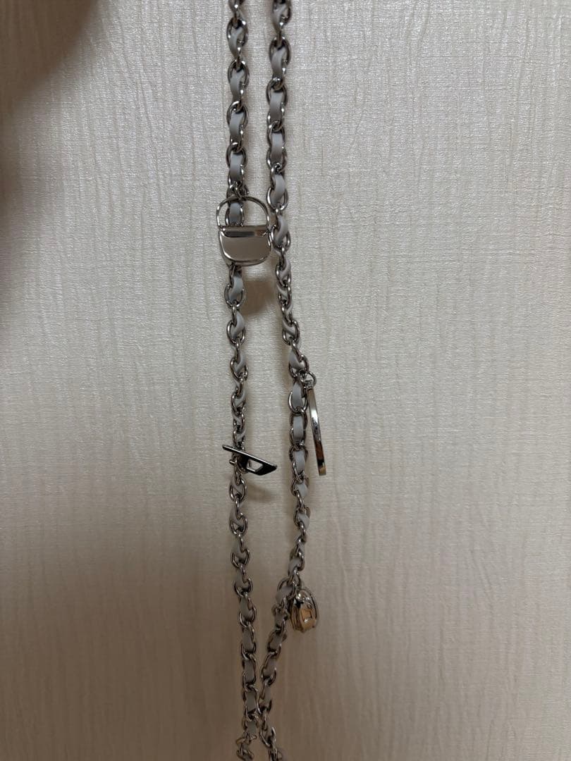 シルバー ツイストデザイン 有線イヤホン