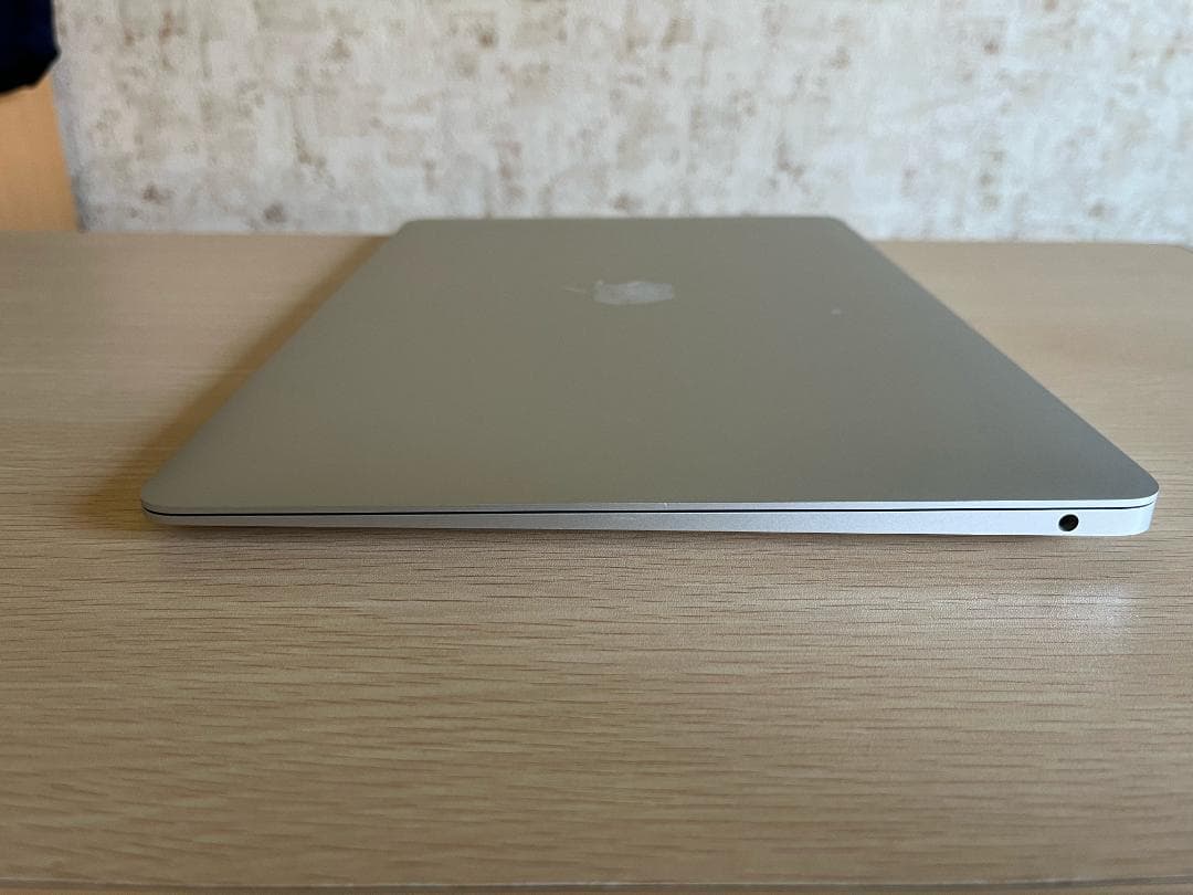 MacBook本体 MacBookAir 2020 / Core i7 / 16GB / 512GB