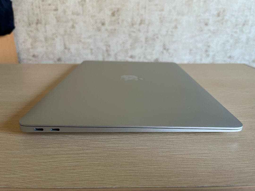 MacBook本体 MacBookAir 2020 / Core i7 / 16GB / 512GB
