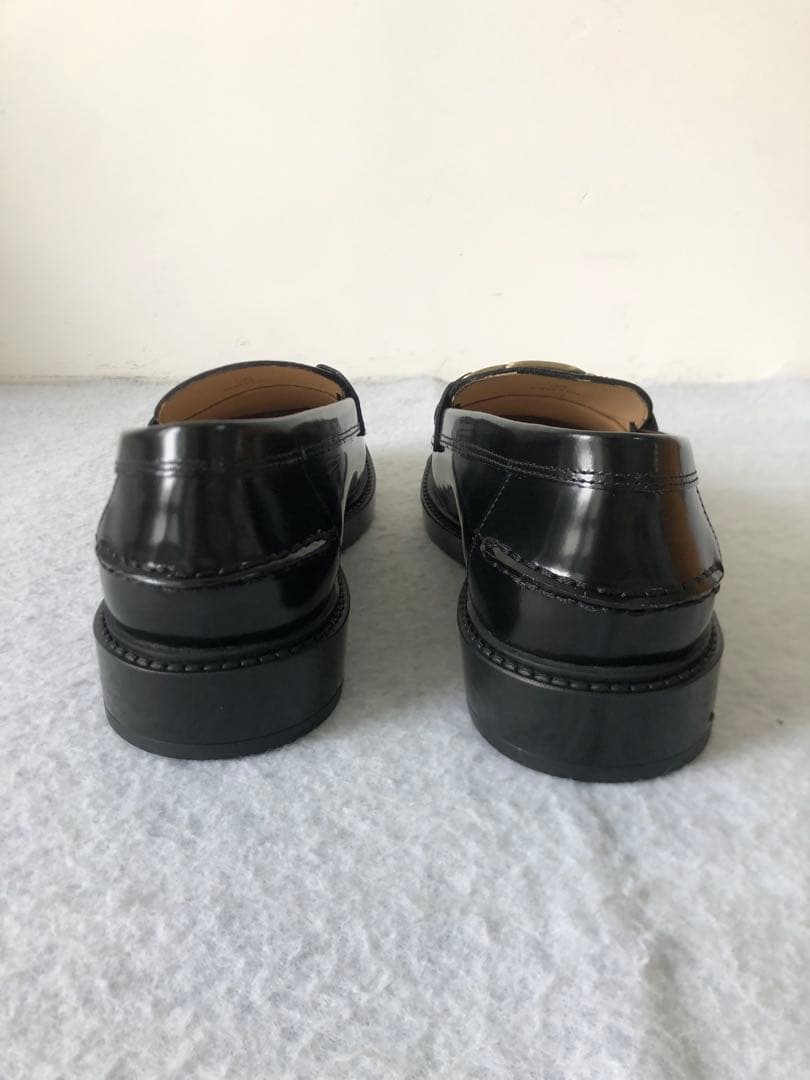 TOD'S　トッズ　靴　ケイトローファー チェーン　革靴　23