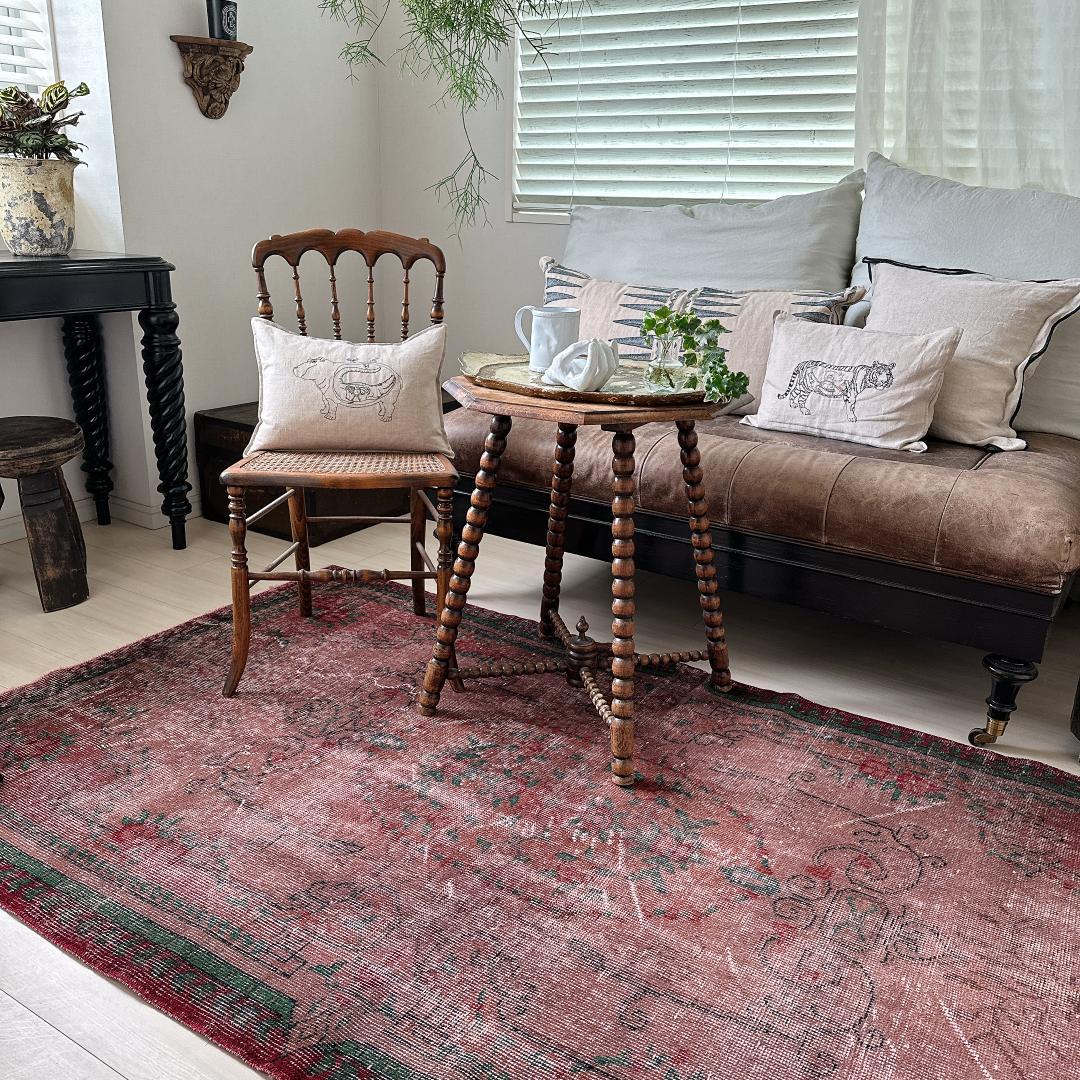 トルコヴィンテージラグA54 レア ブラウン オーバーダイラグ レッド グリーン