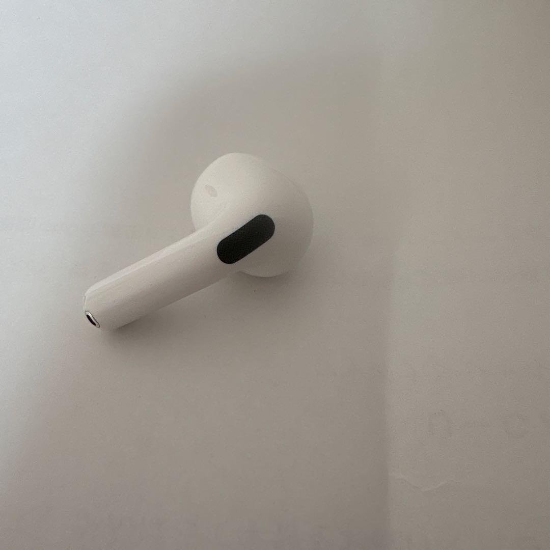 AirPods 4 （ノイズキャンセリングなし）即日配送可能　配送料込み　値下げ