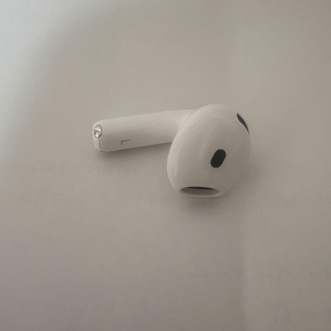 AirPods 4 （ノイズキャンセリングなし）即日配送可能　配送料込み　値下げ