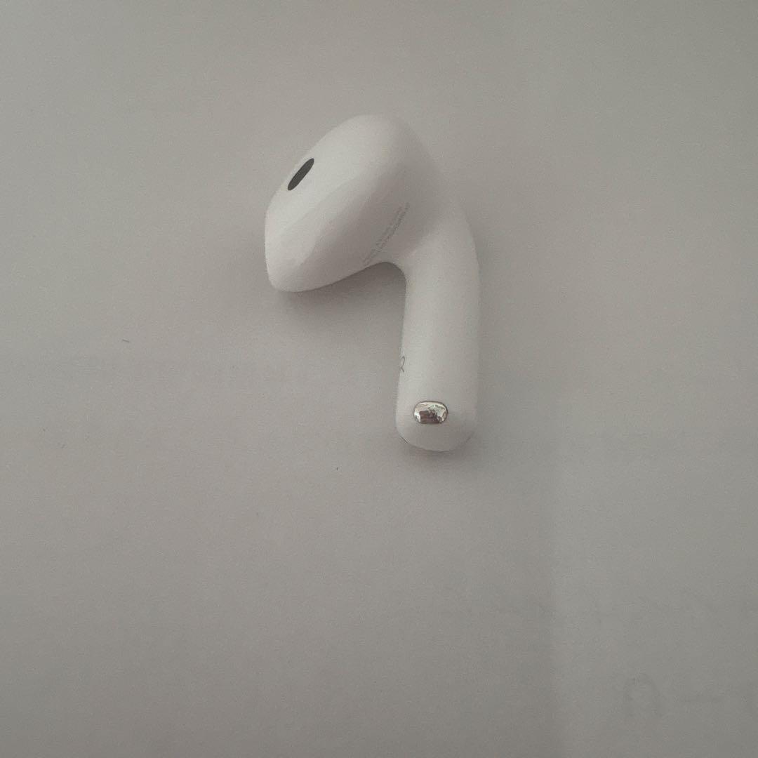 AirPods 4 （ノイズキャンセリングなし）即日配送可能　配送料込み　値下げ