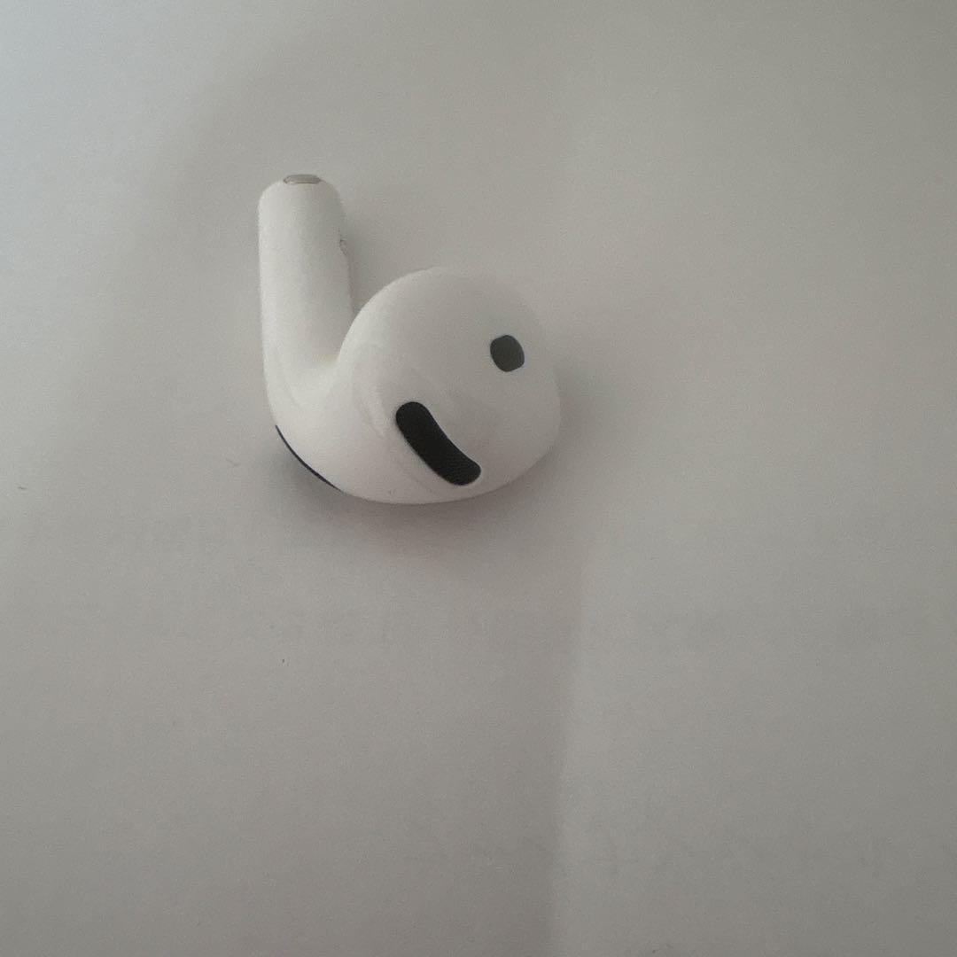AirPods 4 （ノイズキャンセリングなし）即日配送可能　配送料込み　値下げ