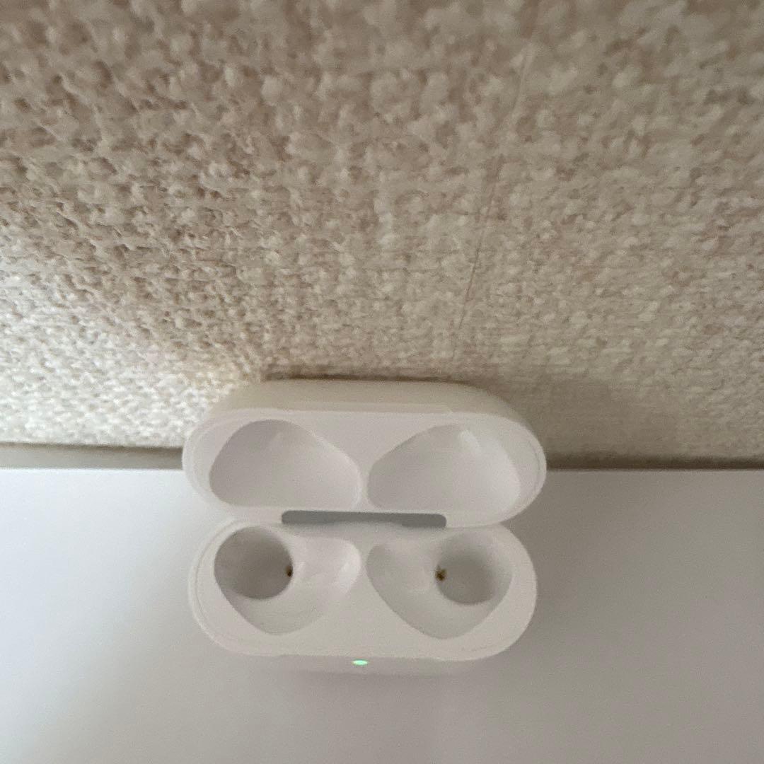 AirPods 4 （ノイズキャンセリングなし）即日配送可能　配送料込み　値下げ