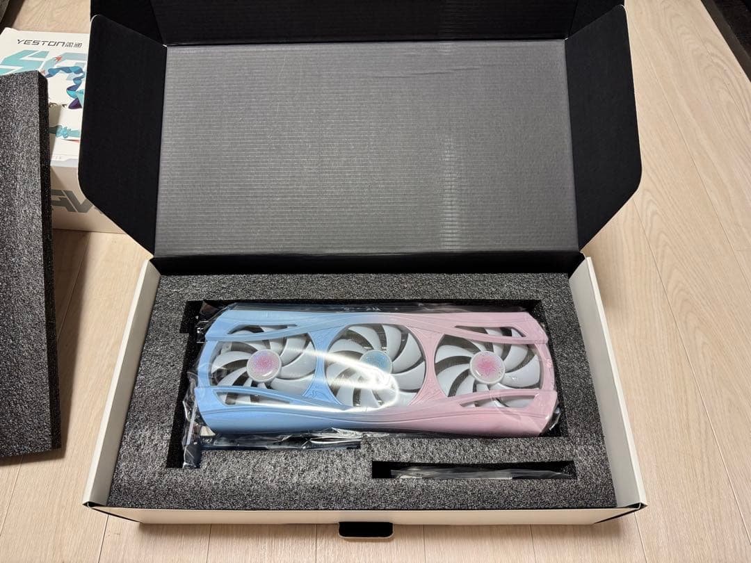 グラフィックボード・グラボ・ビデオカード Yeston Sakura Radeon RX 9070 XT 16gb