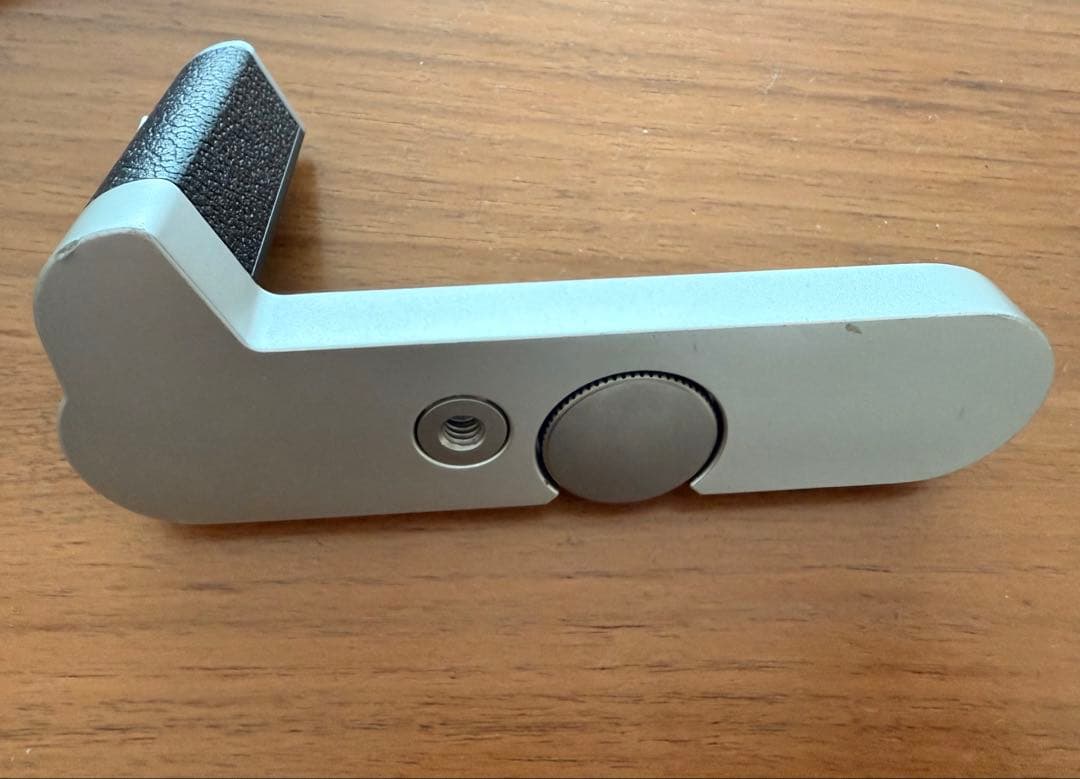 LEICA ライカ M10用 ハンドグリップ シルバー 24019