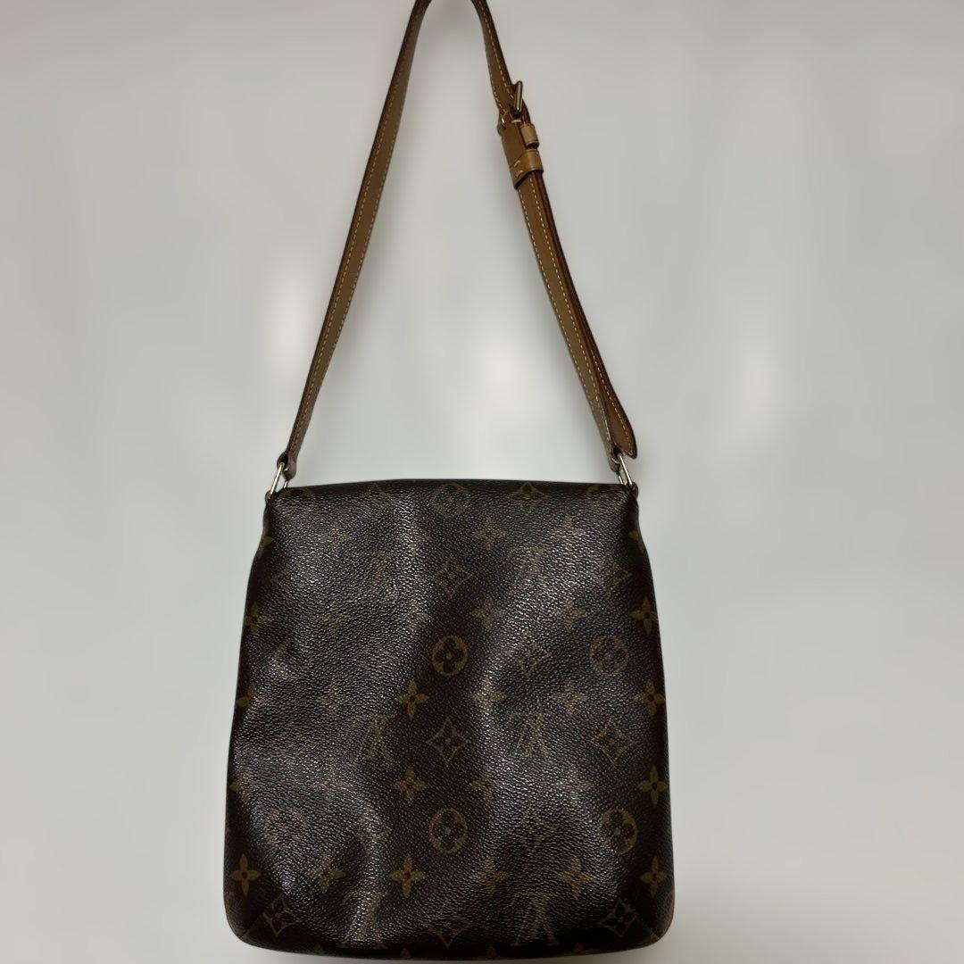 ルイ・ヴィトン　小さなショルダーバック　ピアです。