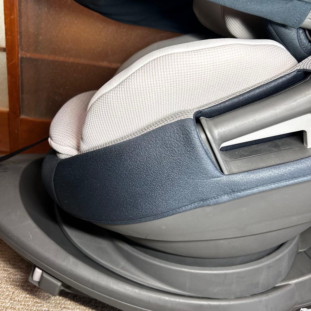 超美品Combi コンビ THE S ISOFIX チャイルドシート
