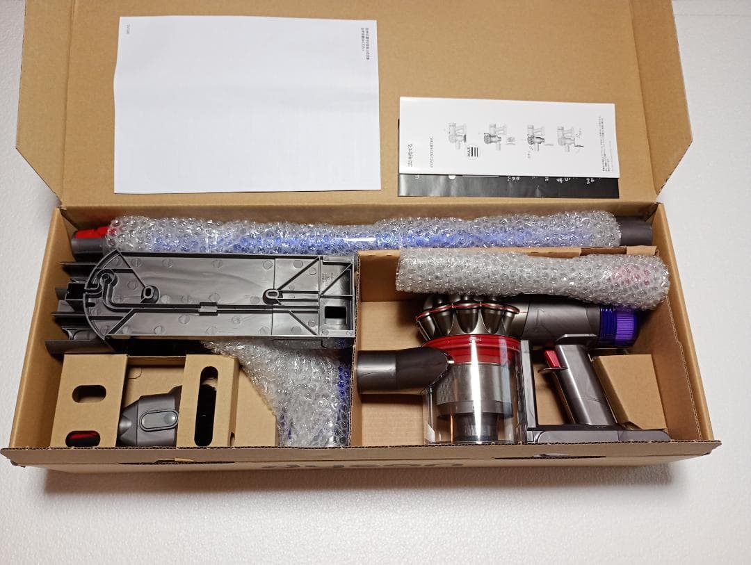 新品同様 ダイソン V8 Slim Fluffy Extra コードレス掃除機