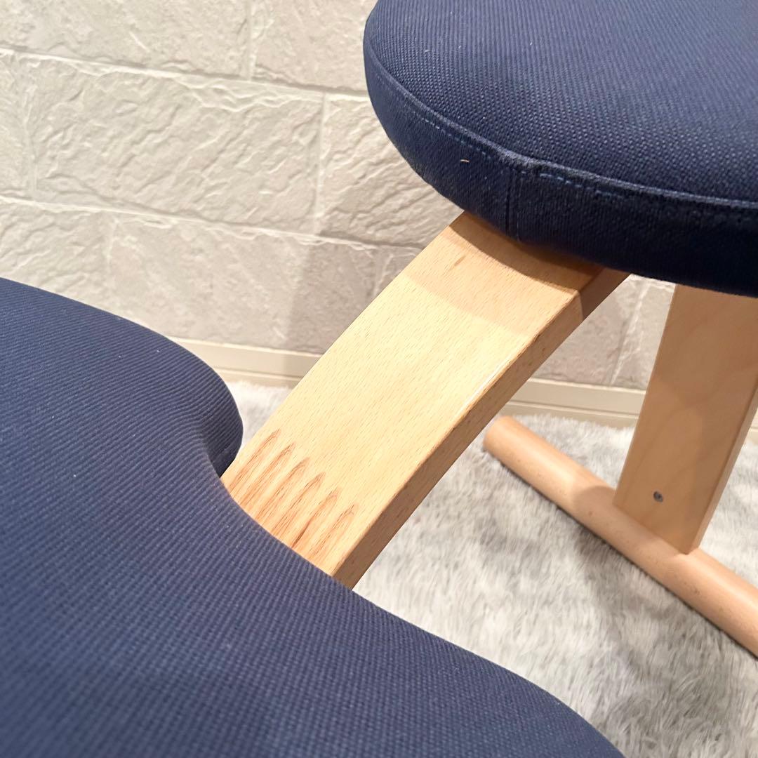 バランスラボ　balans Easy　姿勢矯正椅子　ネイビー　専用カバー付き