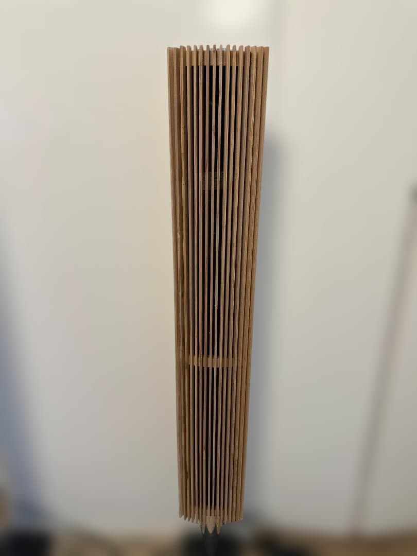 Bang & Olufsen BeoLab 8000スピーカー用の木製カバ