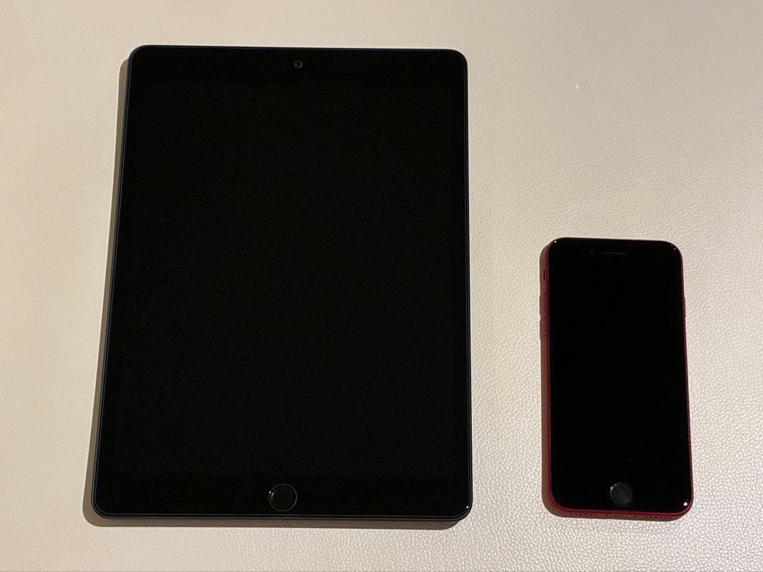 iPad 第7世代32GB+ iPhone SE2 64GBセット