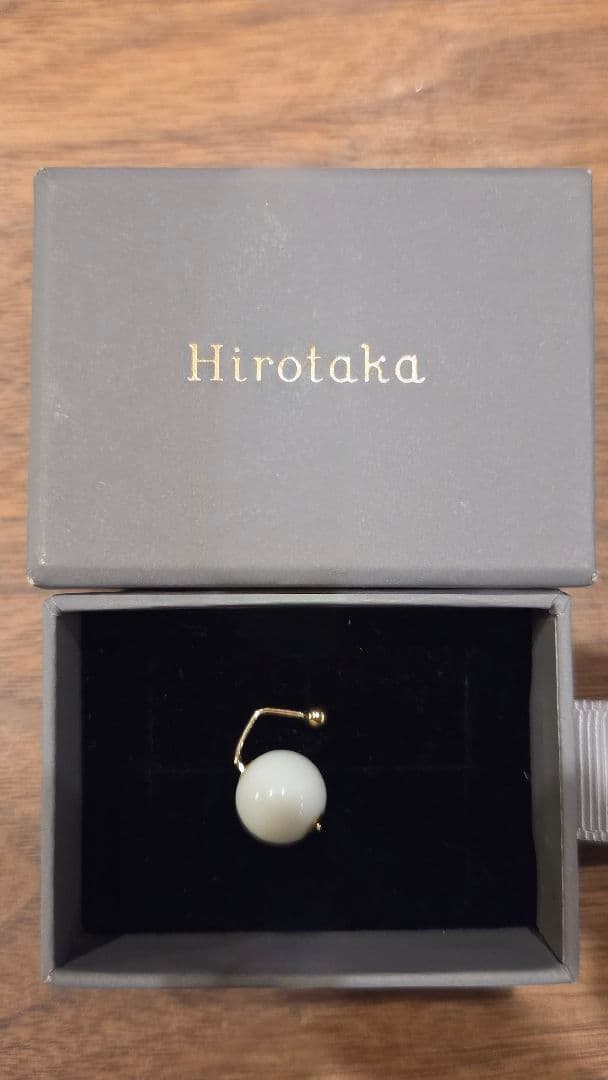 Hirotaka Bumble Bee ホワイトアゲート片耳ピアス