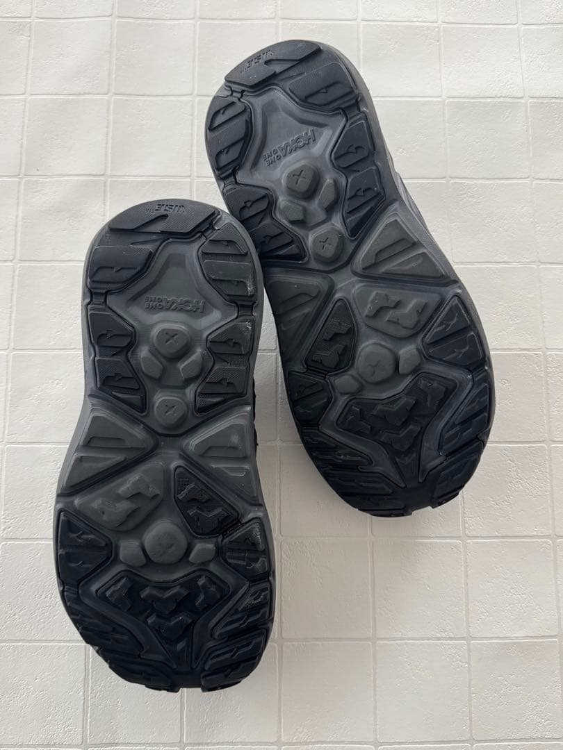 HOKA ONEアウトドアシューズ ブラック