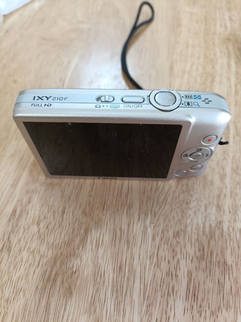Canon IXY 210F　デジタルカメラ 本体、バッテリーパック、充電器