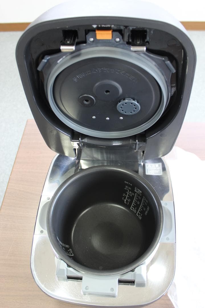 圧力IH炊飯ジャー　炎舞炊き　NW-FC10-BZ