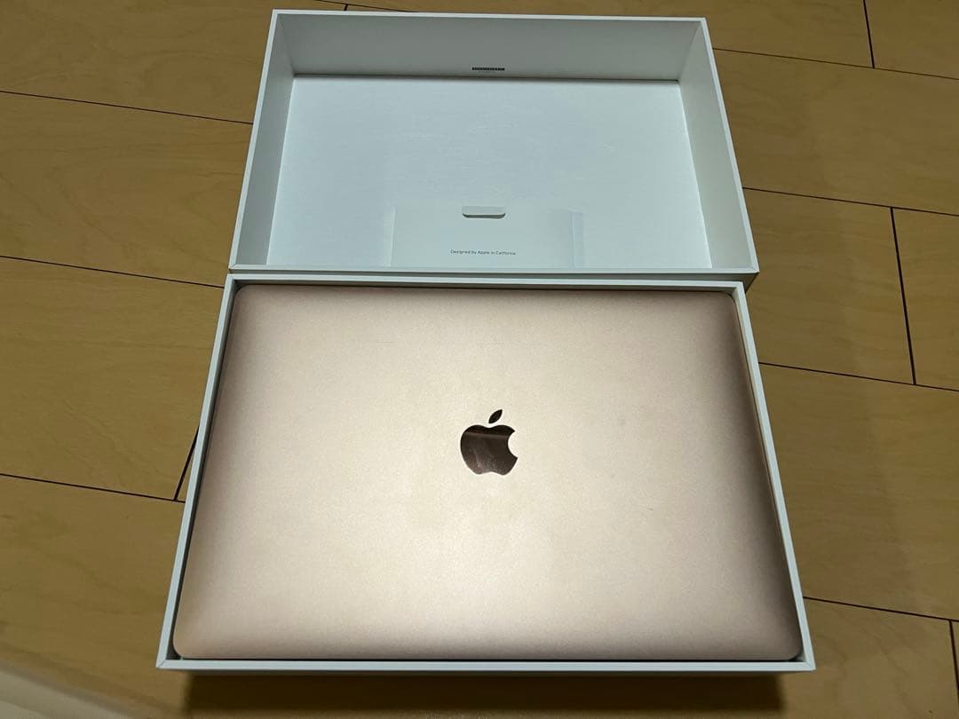 MacBook Air M1（8GB / 256GB / ゴールド）＋外箱充電器
