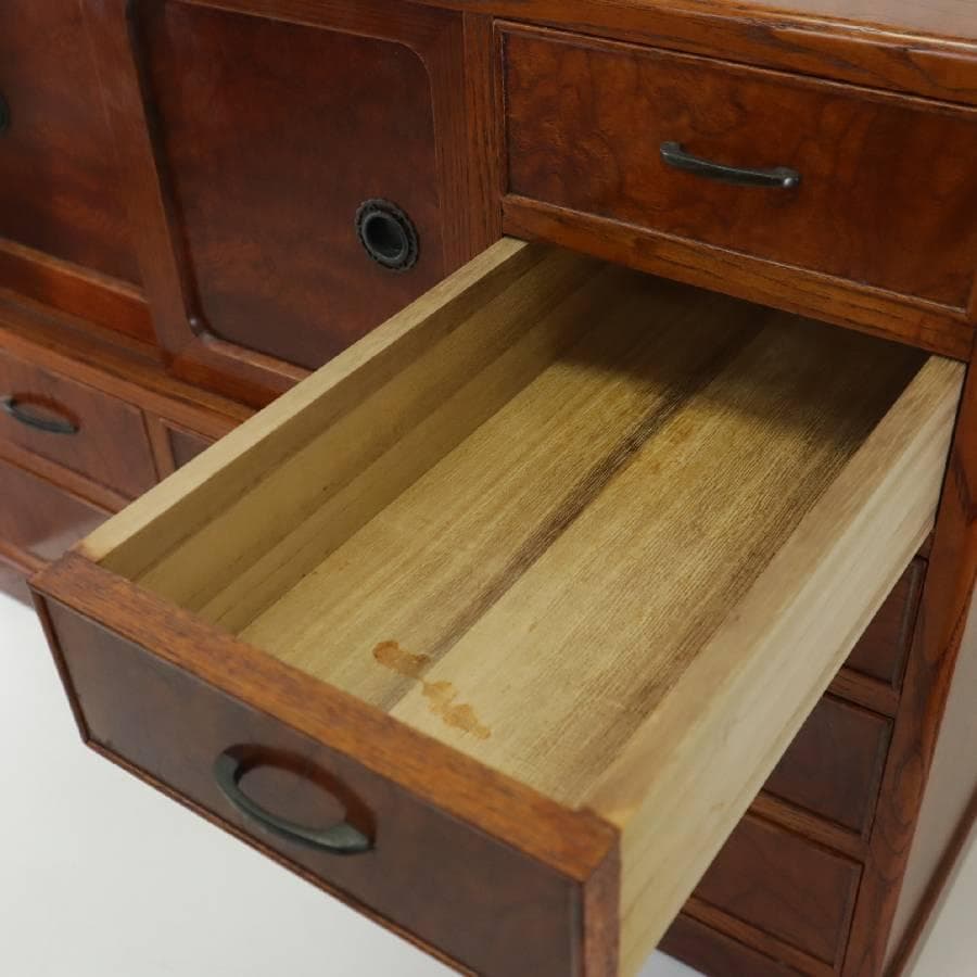 値下逸品 匠シール 欅 縮み杢 内桐 民芸・時代家具調 小抽斗 小箪笥幅61cm