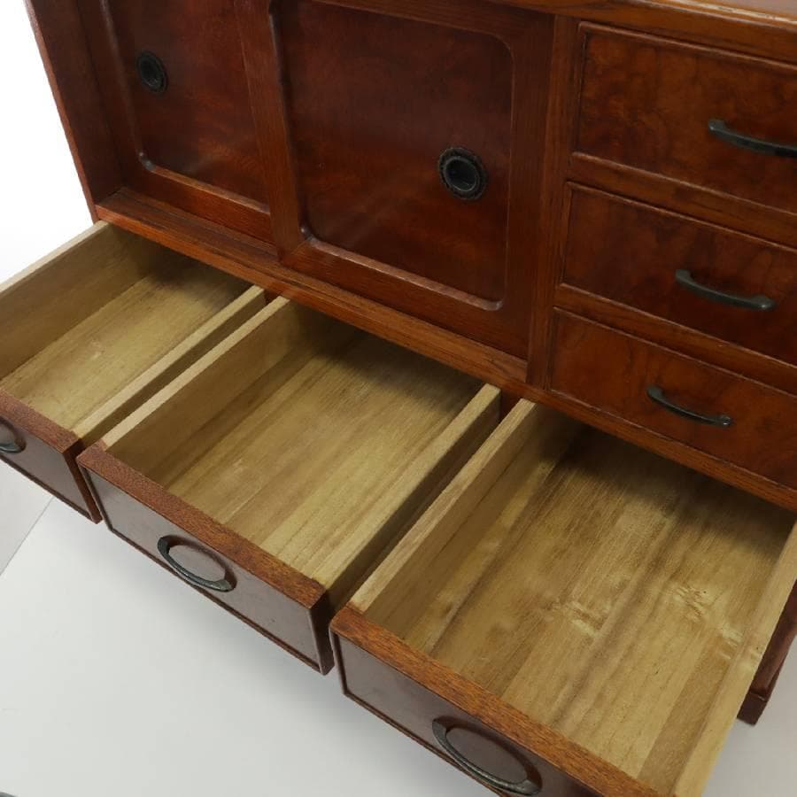 値下逸品 匠シール 欅 縮み杢 内桐 民芸・時代家具調 小抽斗 小箪笥幅61cm