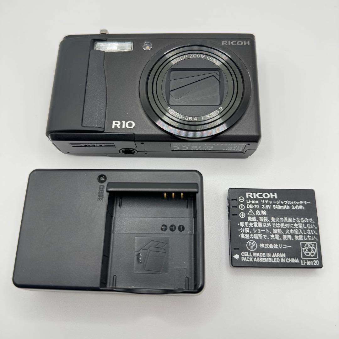 【極美品】 【動作◎】 RICOH R10 リコー　コンデジ デジカメ