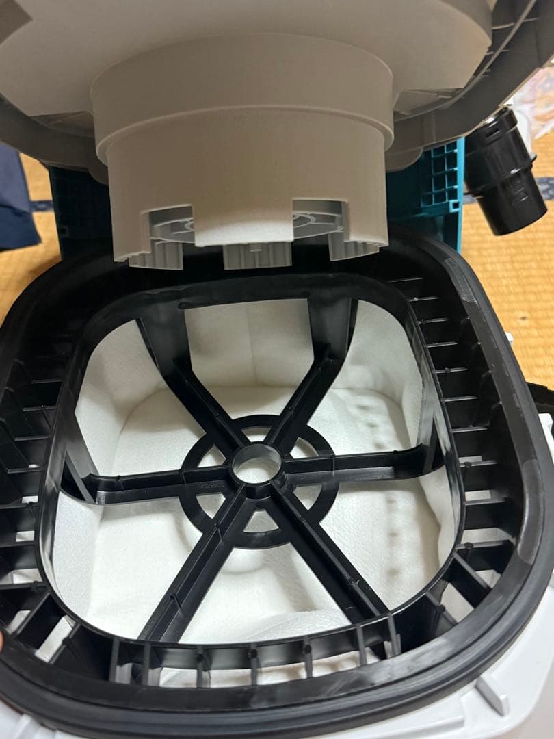 マキタ(Makita) 乾式専用 充電式ドライクリーナー 36V VC866DZ