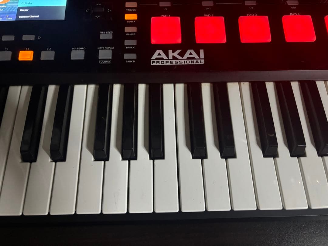 AKAI ADVANCE49 MIDIコントローラー