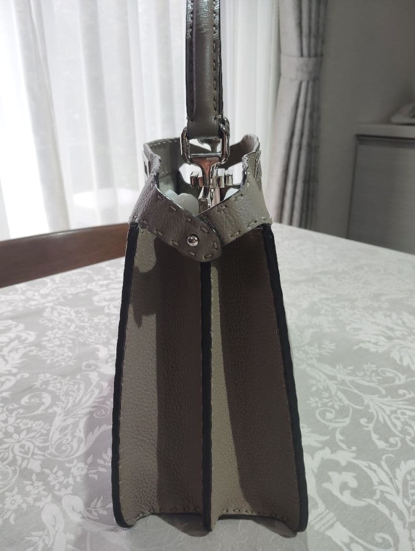 FENDI ピーカーブーアイシーユー　ミディアム