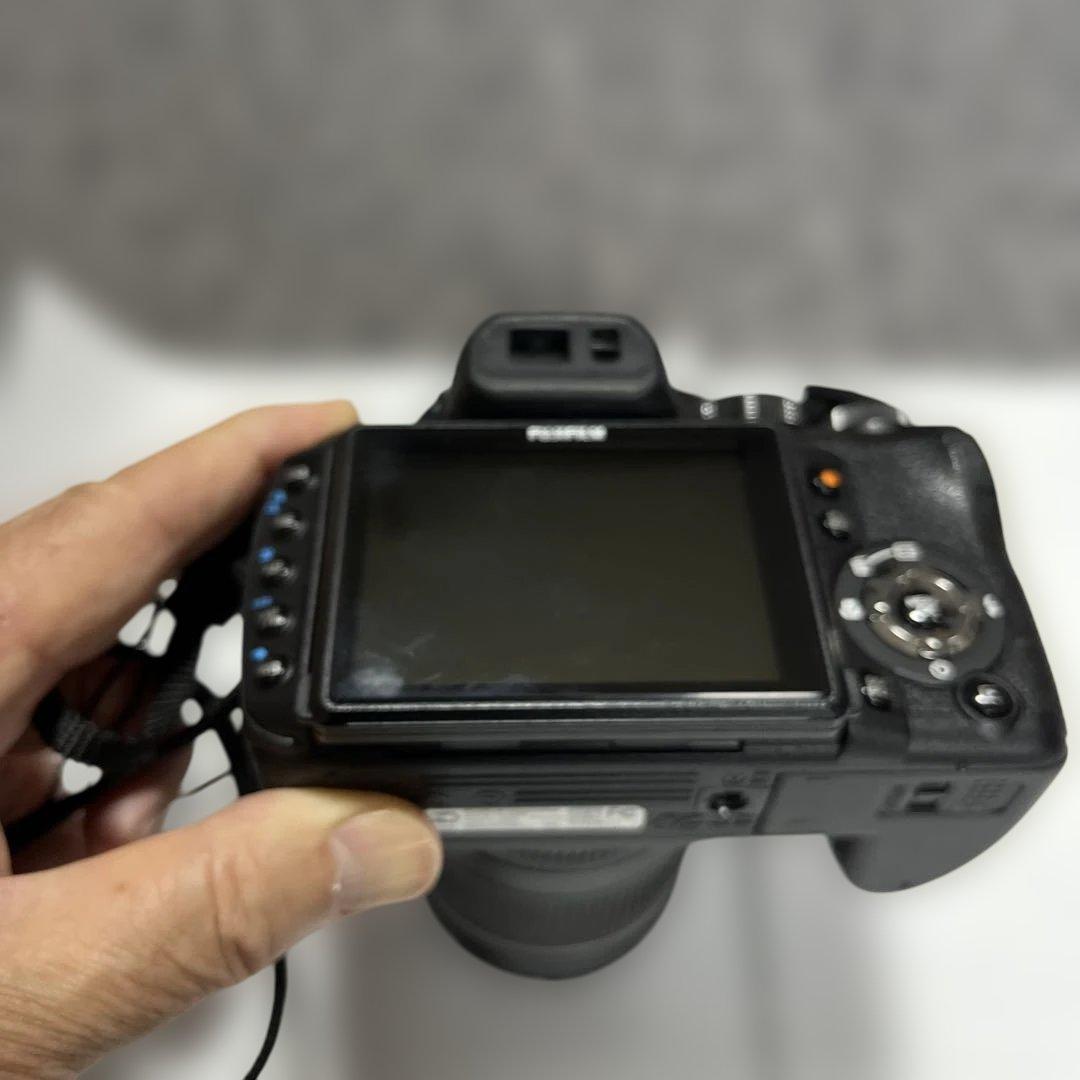 Fujifilm FinePix HS10 デジタル一眼レフカメラ　30倍ズーム