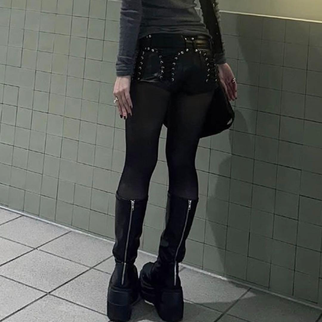 Ginzi レザー ブラック ショートパンツ スタッズ