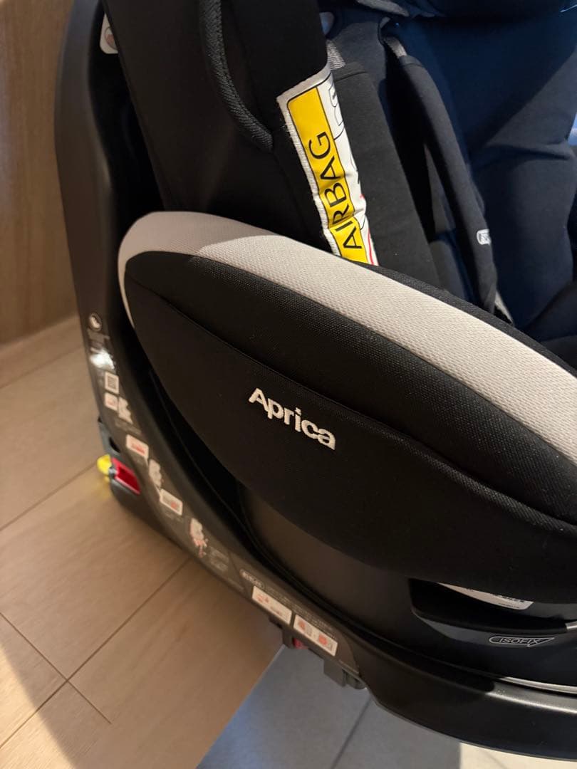 ApricaISOFIXチャイルドシートフラディアプラスシルバーブラック