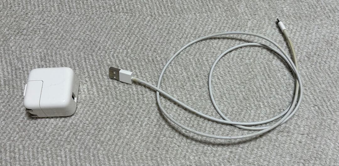 Apple ipad（第７世代）　32GB Wi-Fi