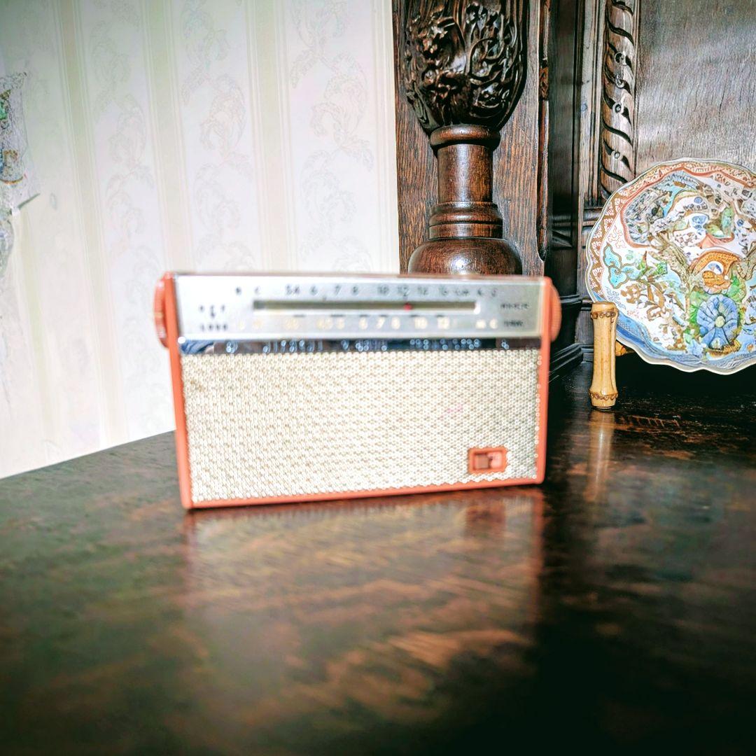昭和レトロ　日立 トランジスターラジオ ケリー WH-825R　 動作品