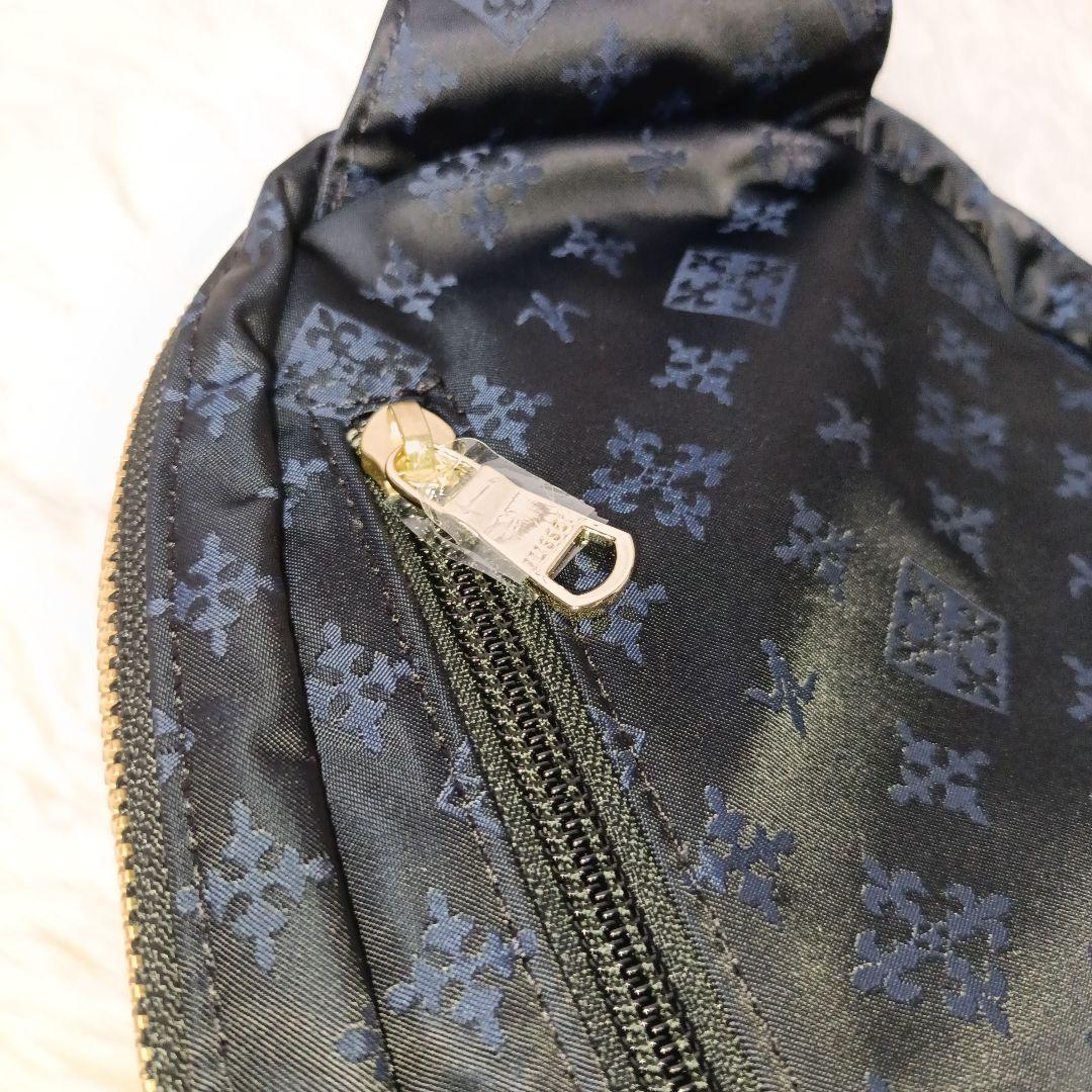 極美品・新同■russet モノグラム ボディバッグ ブラック×ブルー